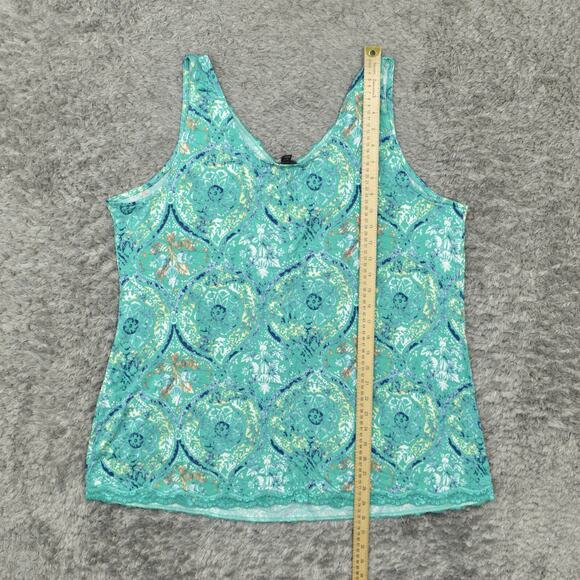 Lane Bryant Women's Size 18/20 Basic Sleeveless Green Geometric Rayon V-Neck - Picture 4 of 8